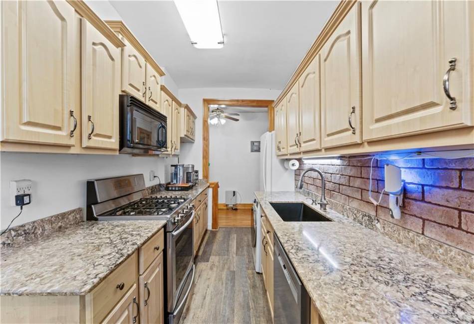 6735 Ridge Boulevard, Brooklyn, New York 11220, 2 Bedrooms Bedrooms, ,1 BathroomBathrooms,Residential,For Sale,Ridge,488655