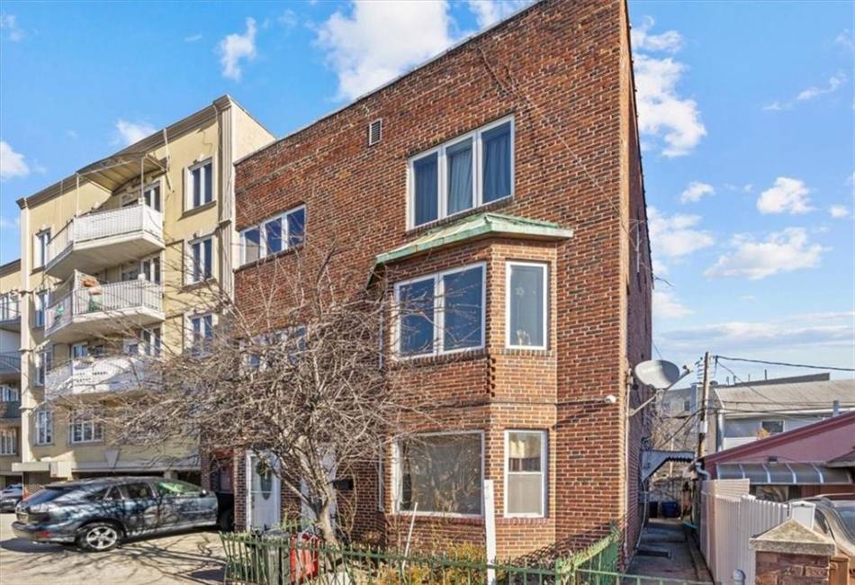 2931 Brighton 8th Street, Brooklyn, New York 11235, 8 Bedrooms Bedrooms, ,Residential,For Sale,Brighton 8th,488696