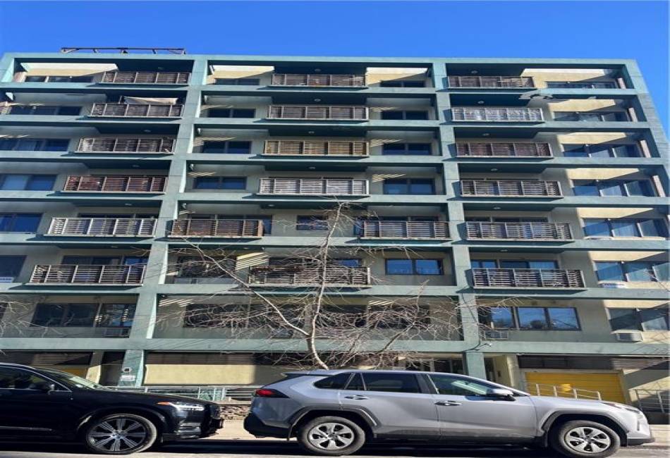 2943 Brighton 4th Street, Brooklyn, New York 11235, 2 Bedrooms Bedrooms, ,2 BathroomsBathrooms,Residential,For Sale,Brighton 4th,488527