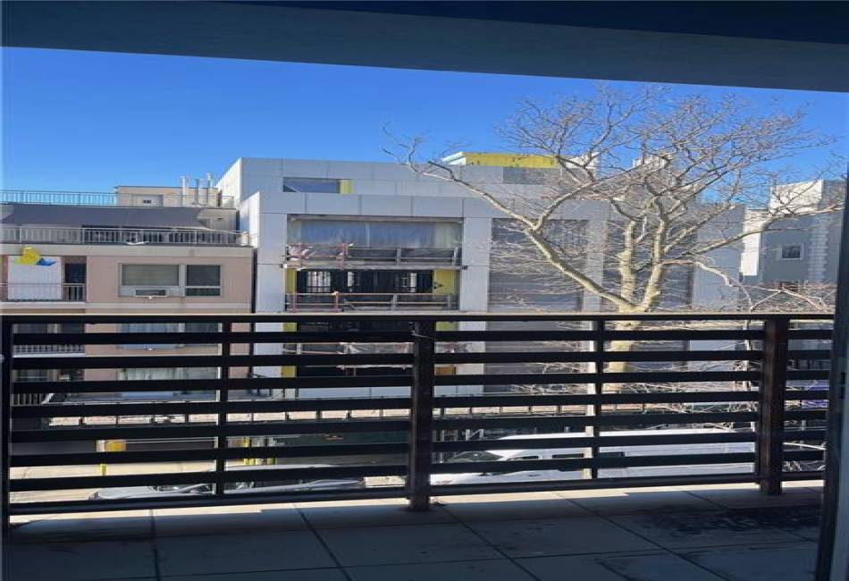 2943 Brighton 4th Street, Brooklyn, New York 11235, 2 Bedrooms Bedrooms, ,2 BathroomsBathrooms,Residential,For Sale,Brighton 4th,488527