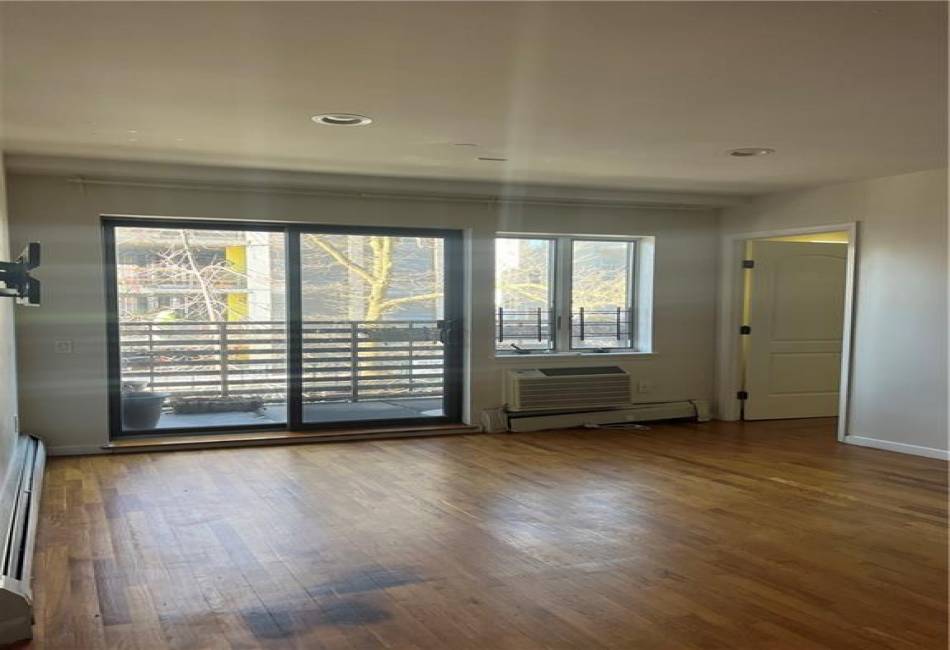 2943 Brighton 4th Street, Brooklyn, New York 11235, 2 Bedrooms Bedrooms, ,2 BathroomsBathrooms,Residential,For Sale,Brighton 4th,488527
