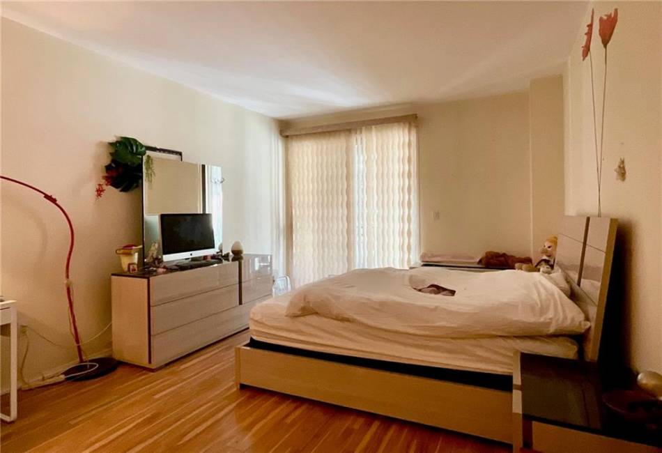 100 Oceana Drive, Brooklyn, New York 11235, 2 Bedrooms Bedrooms, ,2 BathroomsBathrooms,Residential,For Sale,Oceana,488617