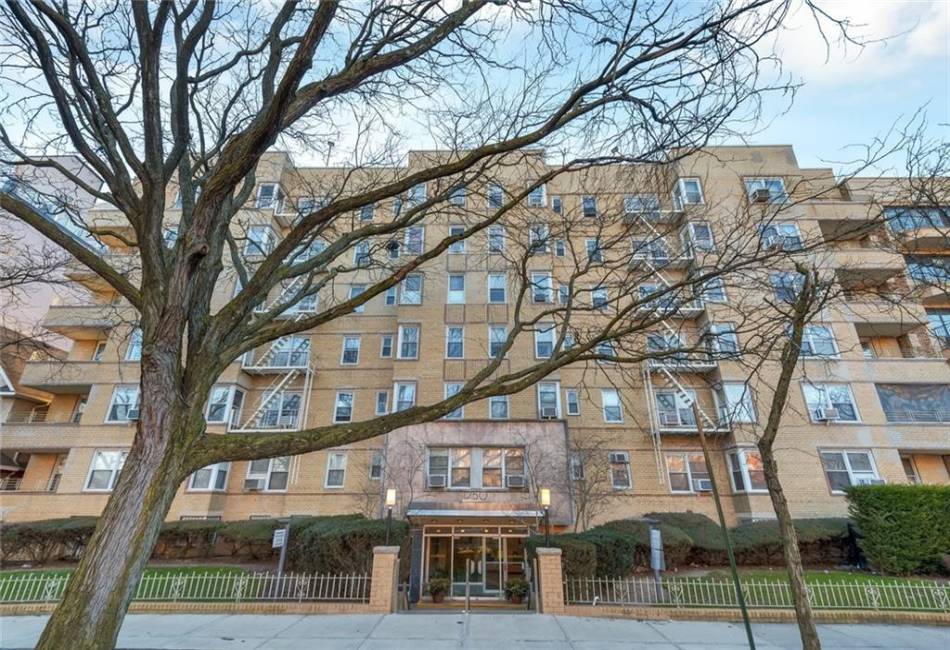 1250 Ocean Parkway, Brooklyn, New York 11230, 2 Bedrooms Bedrooms, ,2 BathroomsBathrooms,Residential,For Sale,Ocean,488718