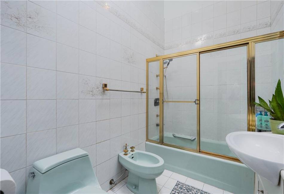 2363 64th Street, Brooklyn, New York 11234, 3 Bedrooms Bedrooms, ,4 BathroomsBathrooms,Residential,For Sale,64th,488724