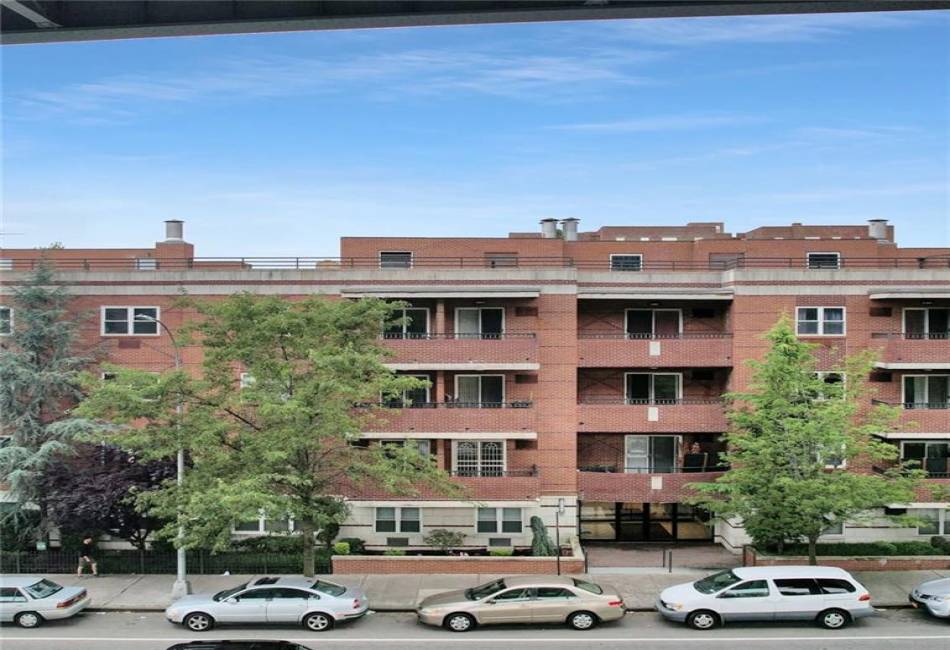 9718 Ft Hamilton Parkway, Brooklyn, New York 11209, 2 Bedrooms Bedrooms, ,2 BathroomsBathrooms,Residential,For Sale,Ft Hamilton,488735