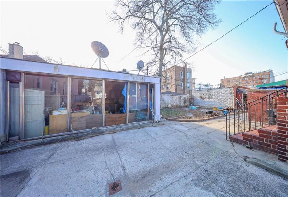 2024 80th Street, Brooklyn, New York 11214, 8 Bedrooms Bedrooms, ,2 BathroomsBathrooms,Residential,For Sale,80th,488747