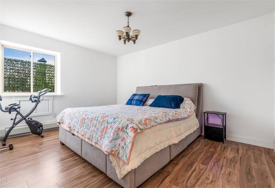 72-52 Metropolitan Avenue, Middle Village, New York 11379, 1 Bedroom Bedrooms, ,1 BathroomBathrooms,Residential,For Sale,Metropolitan,488750