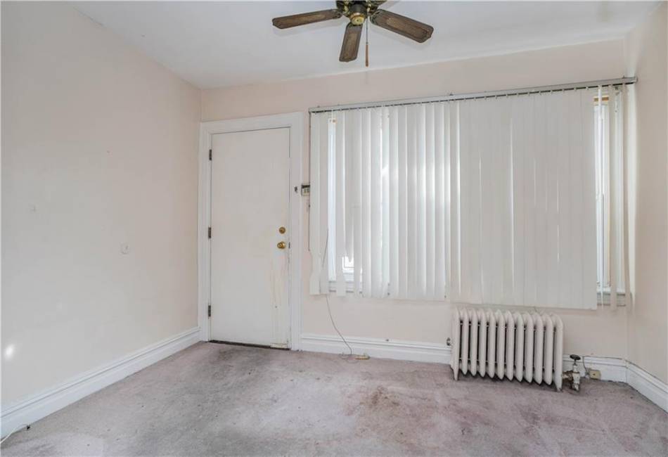 3811 Avenue R, Brooklyn, New York 11234, 3 Bedrooms Bedrooms, ,1.5 BathroomsBathrooms,Residential,For Sale,Avenue R,488733