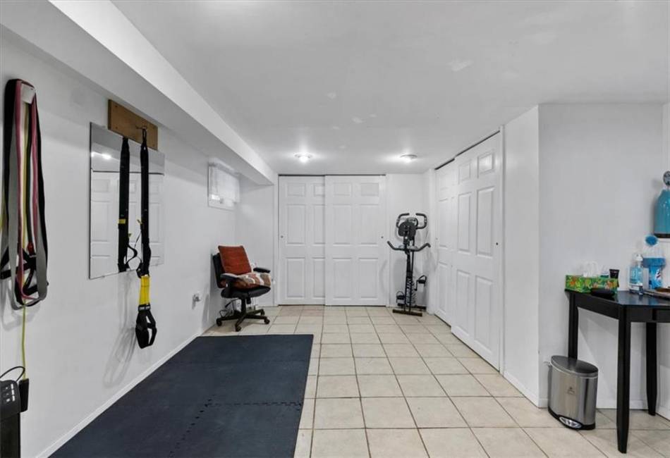 6214 Avenue T, Brooklyn, New York 11234, 3 Bedrooms Bedrooms, ,2 BathroomsBathrooms,Residential,For Sale,Avenue T,488767