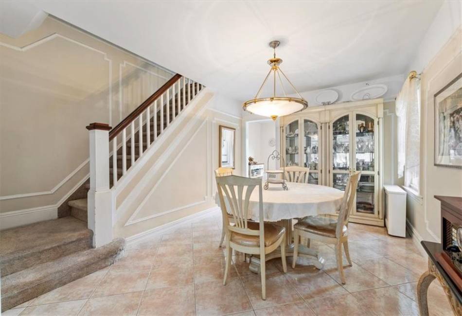 6214 Avenue T, Brooklyn, New York 11234, 3 Bedrooms Bedrooms, ,2 BathroomsBathrooms,Residential,For Sale,Avenue T,488767