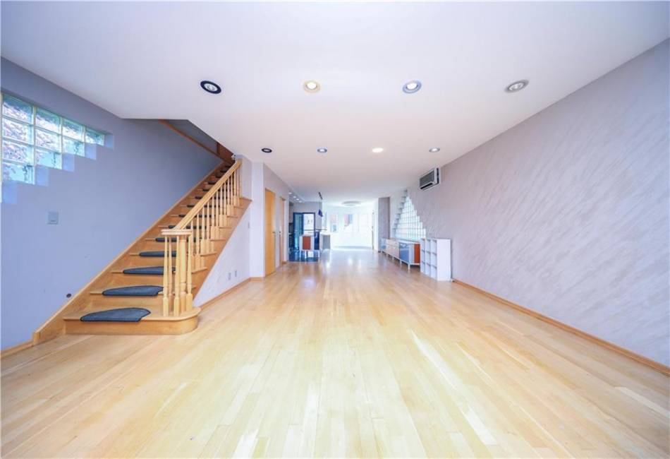 61 Exeter Street, Brooklyn, New York 11235, 4 Bedrooms Bedrooms, ,4 BathroomsBathrooms,Residential,For Sale,Exeter,488784