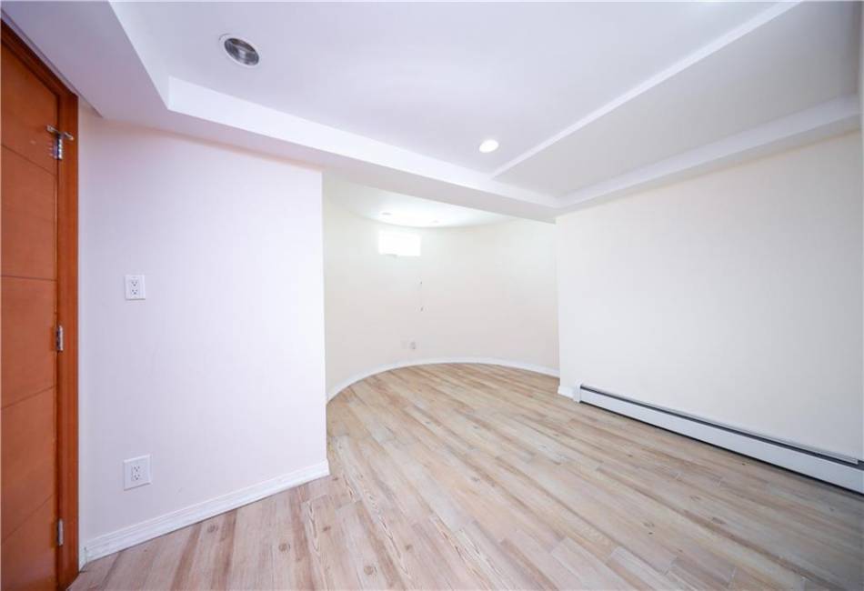 61 Exeter Street, Brooklyn, New York 11235, 4 Bedrooms Bedrooms, ,4 BathroomsBathrooms,Residential,For Sale,Exeter,488784