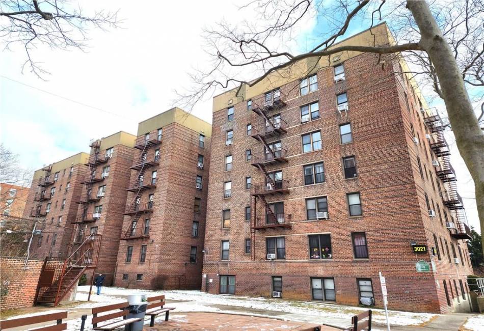 3021 Avenue Z, Brooklyn, New York 11235, 1 Bedroom Bedrooms, ,1 BathroomBathrooms,Residential,For Sale,Avenue Z,488758