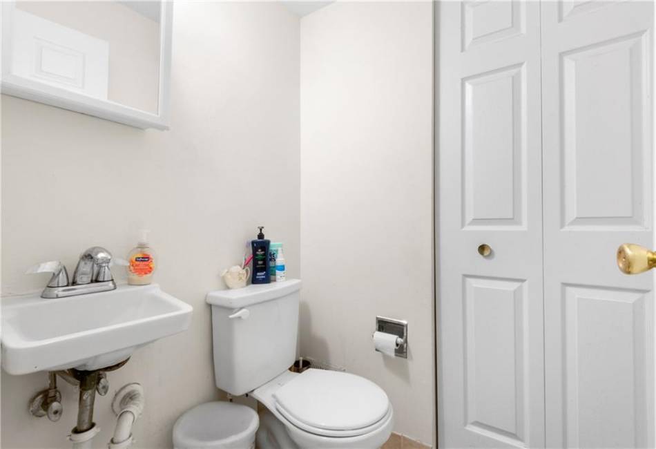 192 Jamie Lane, Staten Island, New York 10312, 2 Bedrooms Bedrooms, ,3 BathroomsBathrooms,Residential,For Sale,Jamie,488792