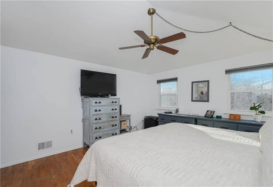 101 Wyona Avenue, Staten Island, New York 10314, 2 Bedrooms Bedrooms, ,3 BathroomsBathrooms,Residential,For Sale,Wyona,488795