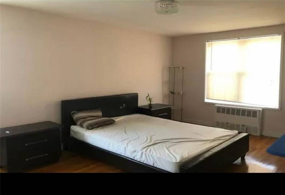 2626 Homecrest Avenue, Brooklyn, New York 11235, 2 Bedrooms Bedrooms, ,1 BathroomBathrooms,Residential,For Sale,Homecrest,488765