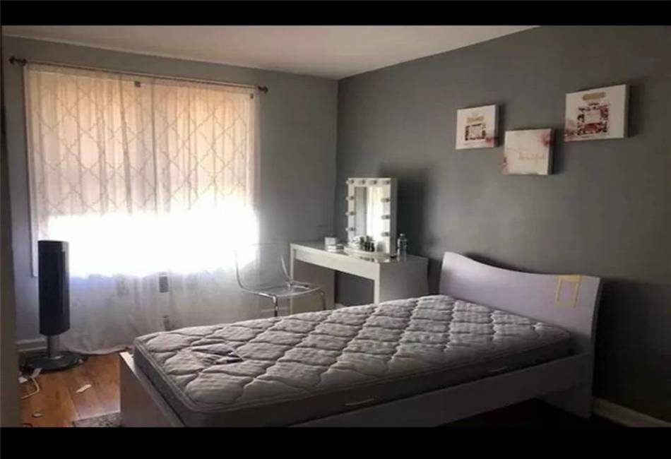 2626 Homecrest Avenue, Brooklyn, New York 11235, 2 Bedrooms Bedrooms, ,1 BathroomBathrooms,Residential,For Sale,Homecrest,488765