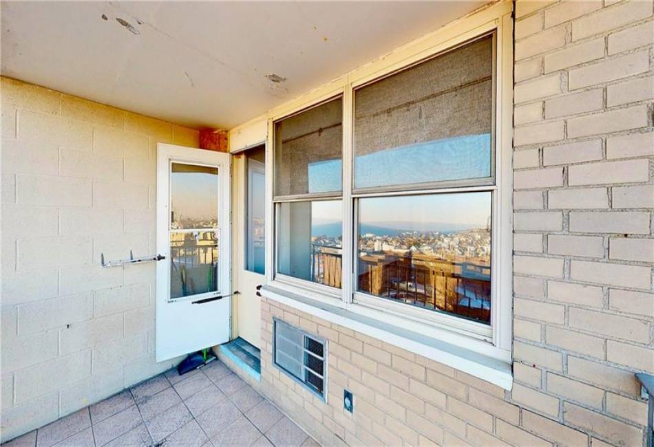 35 Seacoast Terrace, Brooklyn, New York 11235, 1 Bedroom Bedrooms, ,1 BathroomBathrooms,Residential,For Sale,Seacoast,488779