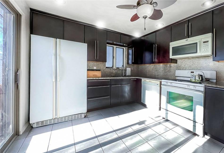106 Vincent Avenue, Staten Island, New York 10306, 3 Bedrooms Bedrooms, ,2 BathroomsBathrooms,Residential,For Sale,Vincent,488818