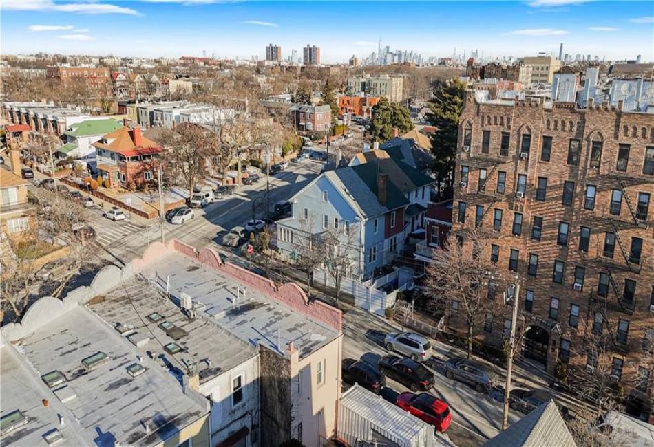 914 84th Street, Brooklyn, New York 11228, 4 Bedrooms Bedrooms, ,3 BathroomsBathrooms,Residential,For Sale,84th,488813