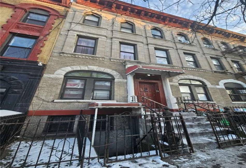 5411 4th Avenue, Brooklyn, New York 11220, 18 Bedrooms Bedrooms, ,Residential,For Sale,4th,488822