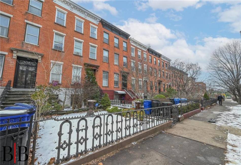 22 4th Place, Brooklyn, New York 11231, 7 Bedrooms Bedrooms, ,Residential,For Sale,4th,488830