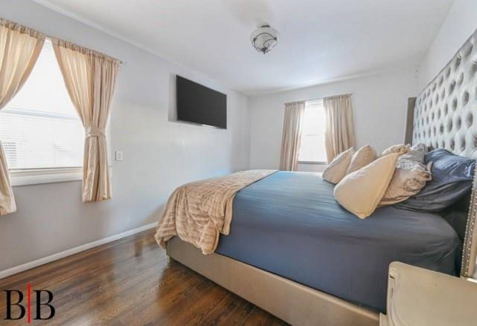 2172 72nd Street, Brooklyn, New York 11234, 2 Bedrooms Bedrooms, ,2 BathroomsBathrooms,Residential,For Sale,72nd,488837