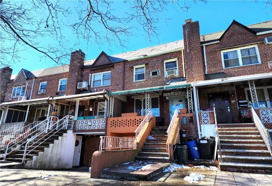 4400 Bedford Avenue, Brooklyn, New York 11229, 2 Bedrooms Bedrooms, ,3 BathroomsBathrooms,Residential,For Sale,Bedford,488856