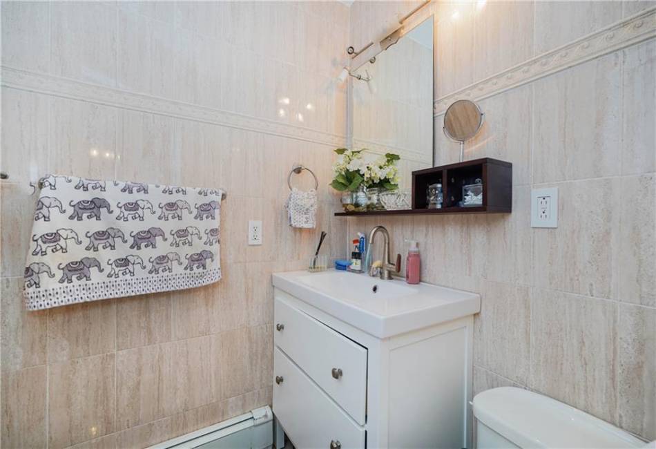 2934 Brighton 4th Street, Brooklyn, New York 11235, 2 Bedrooms Bedrooms, ,1.5 BathroomsBathrooms,Residential,For Sale,Brighton 4th,488862