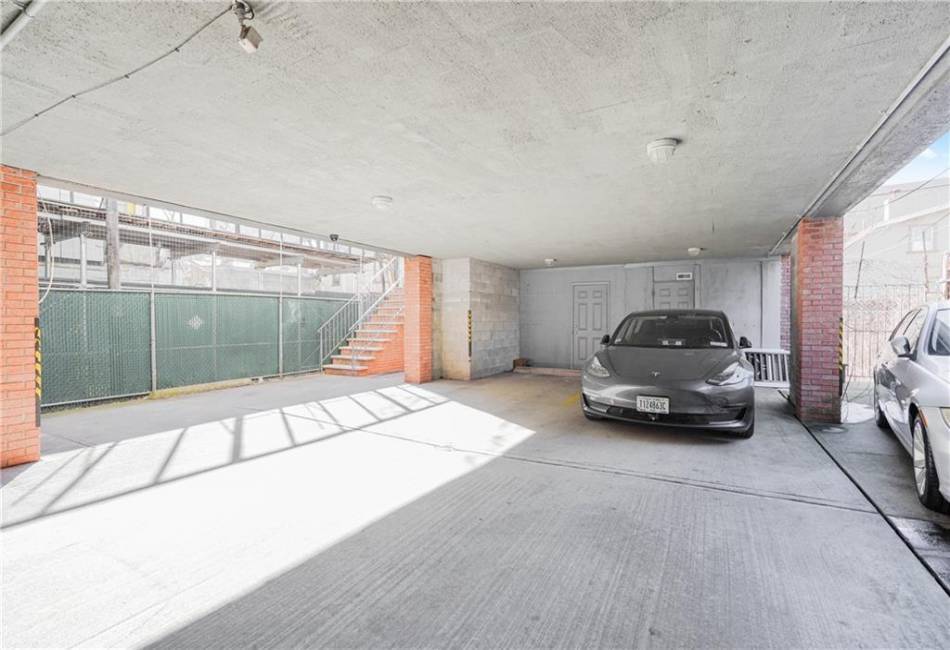 2934 Brighton 4th Street, Brooklyn, New York 11235, 2 Bedrooms Bedrooms, ,1.5 BathroomsBathrooms,Residential,For Sale,Brighton 4th,488862
