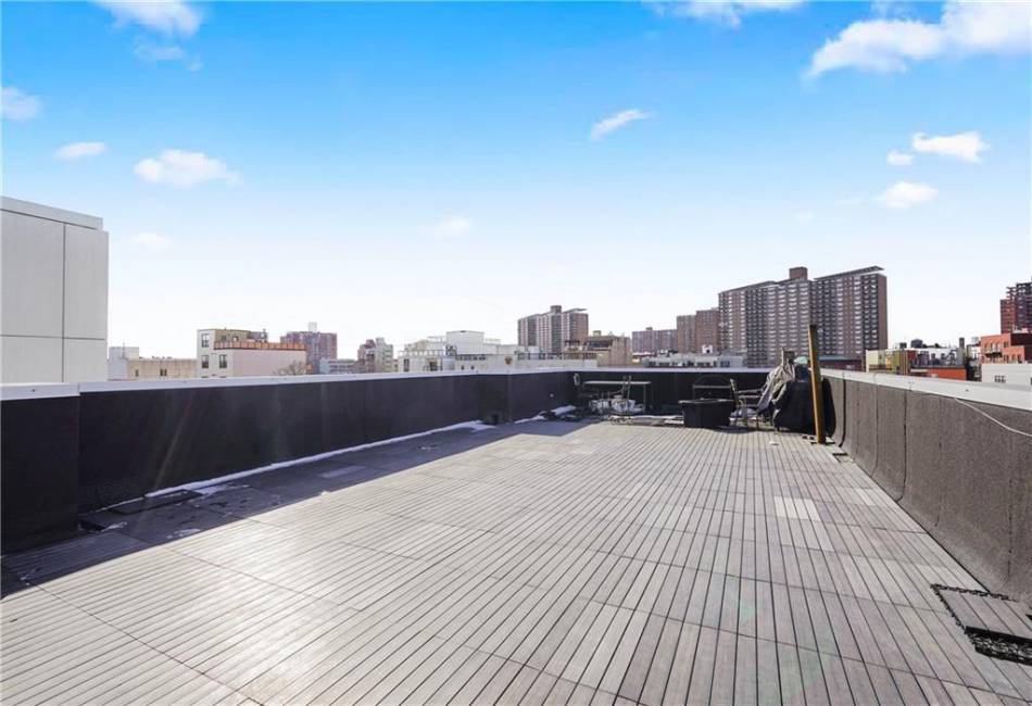 2934 Brighton 4th Street, Brooklyn, New York 11235, 2 Bedrooms Bedrooms, ,1.5 BathroomsBathrooms,Residential,For Sale,Brighton 4th,488862