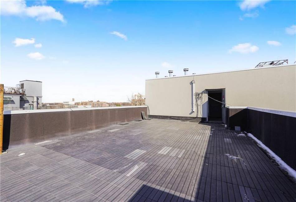 2934 Brighton 4th Street, Brooklyn, New York 11235, 2 Bedrooms Bedrooms, ,1.5 BathroomsBathrooms,Residential,For Sale,Brighton 4th,488862