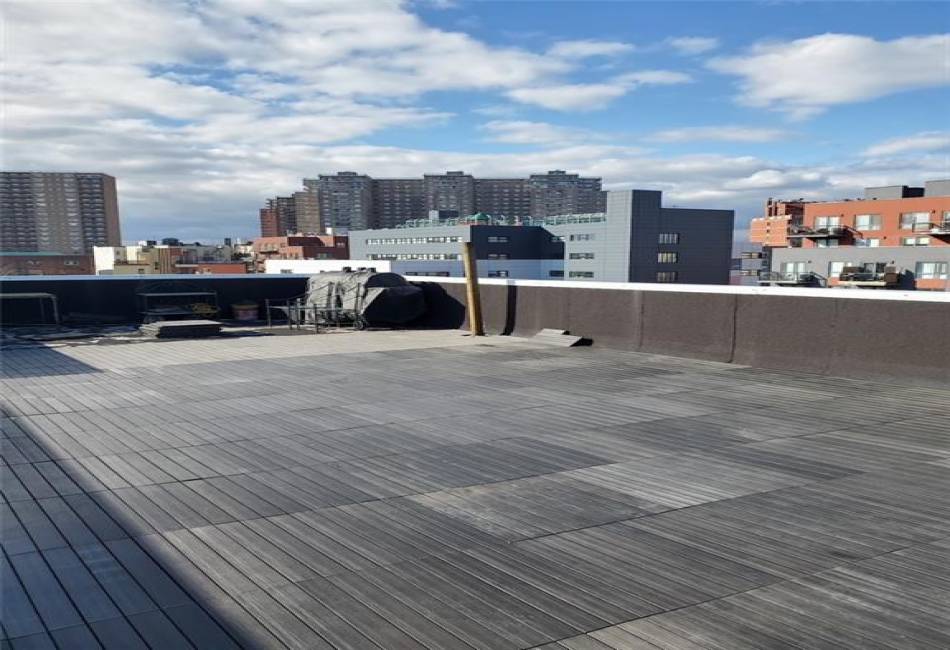 2934 Brighton 4th Street, Brooklyn, New York 11235, 2 Bedrooms Bedrooms, ,1.5 BathroomsBathrooms,Residential,For Sale,Brighton 4th,488862