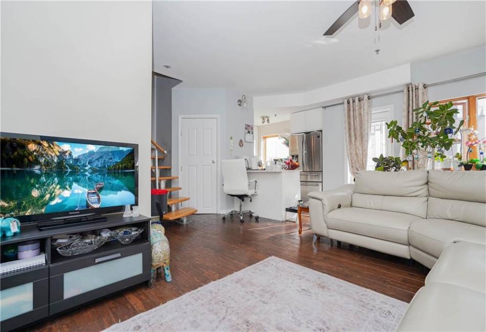 2934 Brighton 4th Street, Brooklyn, New York 11235, 2 Bedrooms Bedrooms, ,1.5 BathroomsBathrooms,Residential,For Sale,Brighton 4th,488862