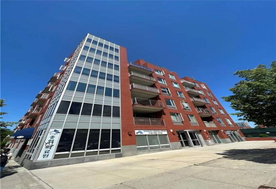 3834 Parsons Boulevard, Flushing, New York 11354, 2 Bedrooms Bedrooms, ,1 BathroomBathrooms,Residential,For Sale,Parsons,488864
