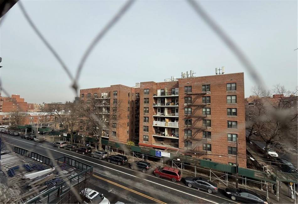 3834 Parsons Boulevard, Flushing, New York 11354, 2 Bedrooms Bedrooms, ,1 BathroomBathrooms,Residential,For Sale,Parsons,488864