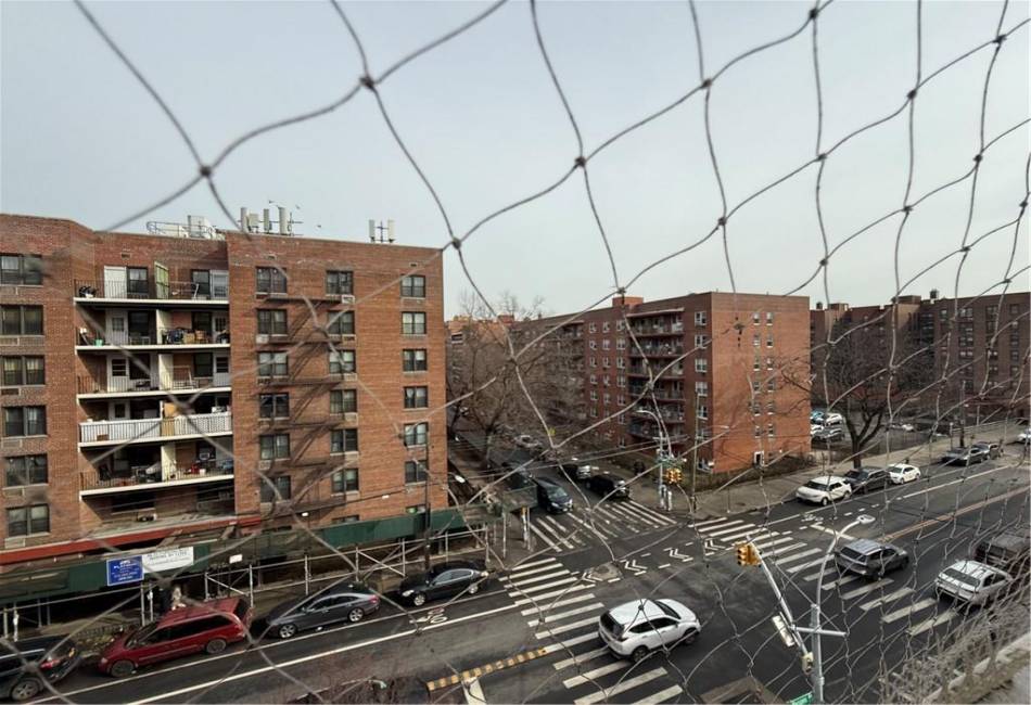 3834 Parsons Boulevard, Flushing, New York 11354, 2 Bedrooms Bedrooms, ,1 BathroomBathrooms,Residential,For Sale,Parsons,488864