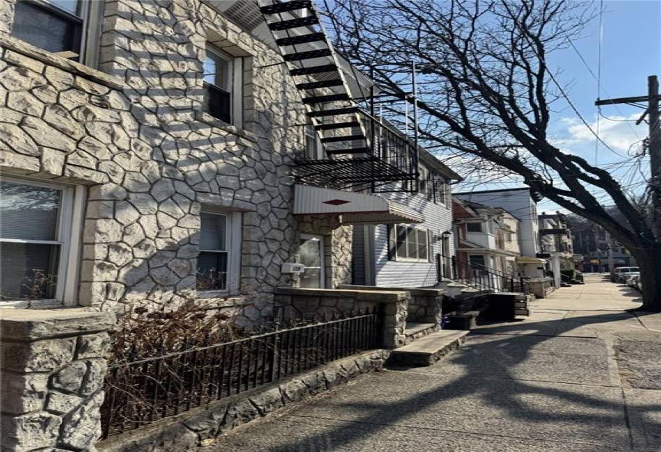 109 Monroe Avenue, Staten Island, New York 10301, 5 Bedrooms Bedrooms, ,3 BathroomsBathrooms,Residential,For Sale,Monroe,488866