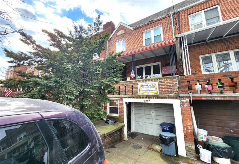 1754 Gerritsen Avenue, Brooklyn, New York 11229, 3 Bedrooms Bedrooms, ,3 BathroomsBathrooms,Residential,For Sale,Gerritsen,488881