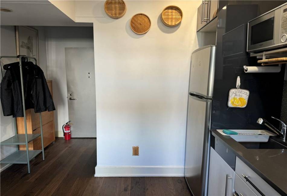 390 Lorimer Street, Brooklyn, New York 11206, ,1 BathroomBathrooms,Residential,For Sale,Lorimer,488885