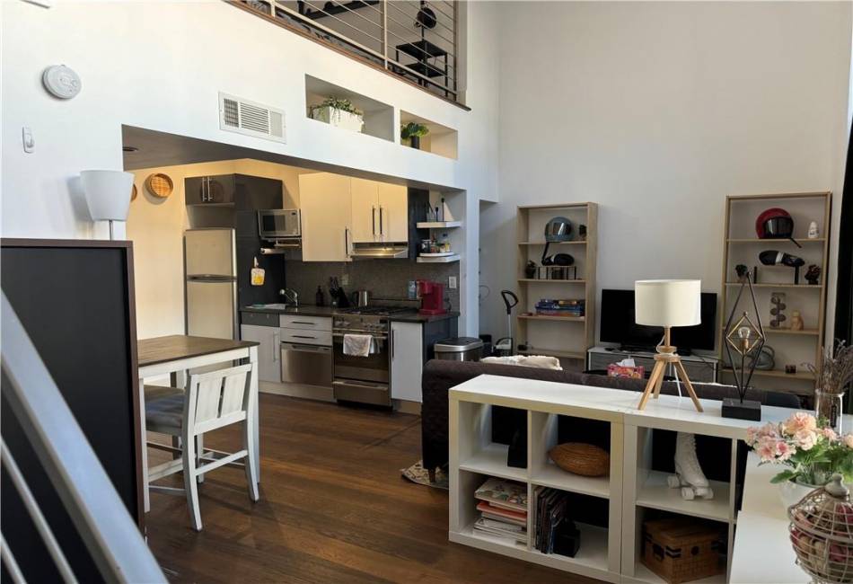 390 Lorimer Street, Brooklyn, New York 11206, ,1 BathroomBathrooms,Residential,For Sale,Lorimer,488885