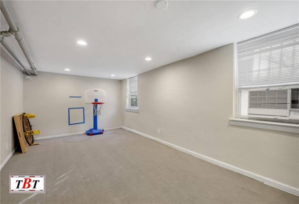 3402 Kings Highway, Brooklyn, New York 11234, 3 Bedrooms Bedrooms, ,3 BathroomsBathrooms,Residential,For Sale,Kings Highway,488870