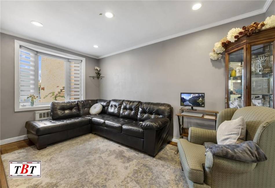 3402 Kings Highway, Brooklyn, New York 11234, 3 Bedrooms Bedrooms, ,3 BathroomsBathrooms,Residential,For Sale,Kings Highway,488870
