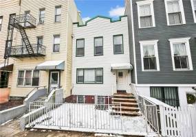 552 17th Street, Brooklyn, New York 11215, 4 Bedrooms Bedrooms, ,2 BathroomsBathrooms,Residential,For Sale,17th,488898