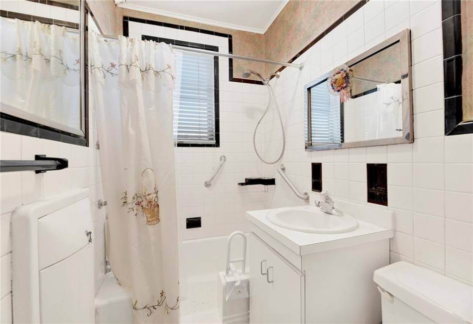 552 17th Street, Brooklyn, New York 11215, 4 Bedrooms Bedrooms, ,2 BathroomsBathrooms,Residential,For Sale,17th,488898
