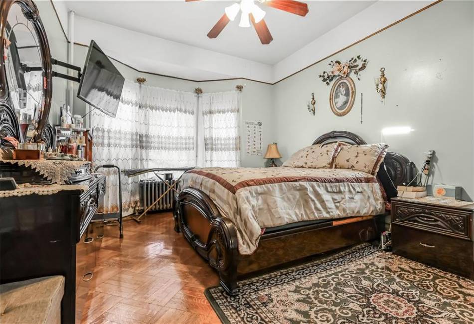 515 24th Street, Brooklyn, New York 11210, 7 Bedrooms Bedrooms, ,5 BathroomsBathrooms,Residential,For Sale,24th,488899