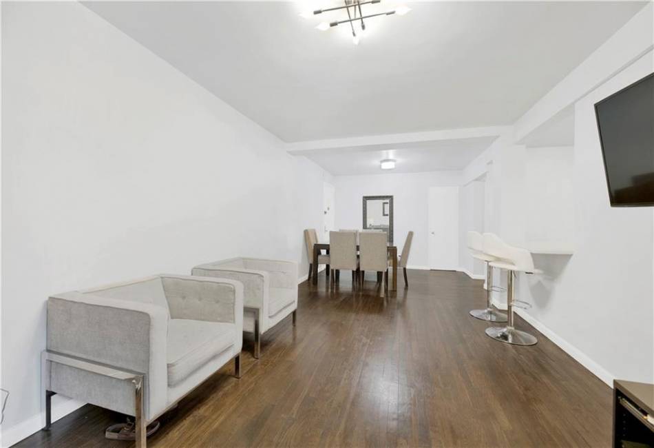 3021 Avenue Z, Brooklyn, New York 11235, 2 Bedrooms Bedrooms, ,1 BathroomBathrooms,Residential,For Sale,Avenue Z,488846