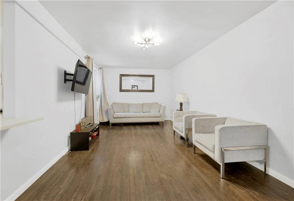 3021 Avenue Z, Brooklyn, New York 11235, 2 Bedrooms Bedrooms, ,1 BathroomBathrooms,Residential,For Sale,Avenue Z,488846