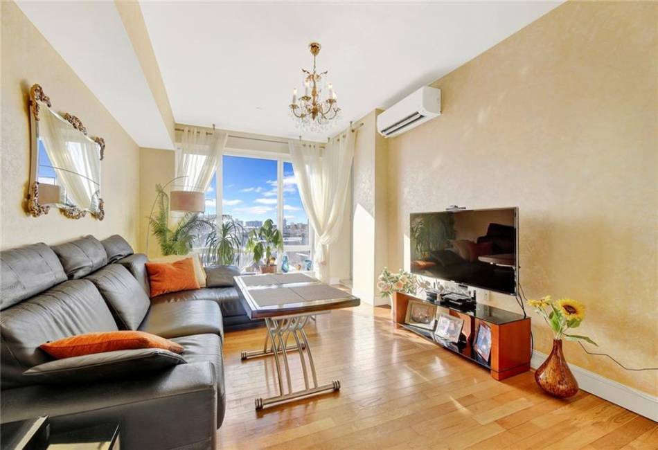 71 Village Rd North, Brooklyn, New York 11223, 2 Bedrooms Bedrooms, ,2 BathroomsBathrooms,Residential,For Sale,Village Rd North,488851