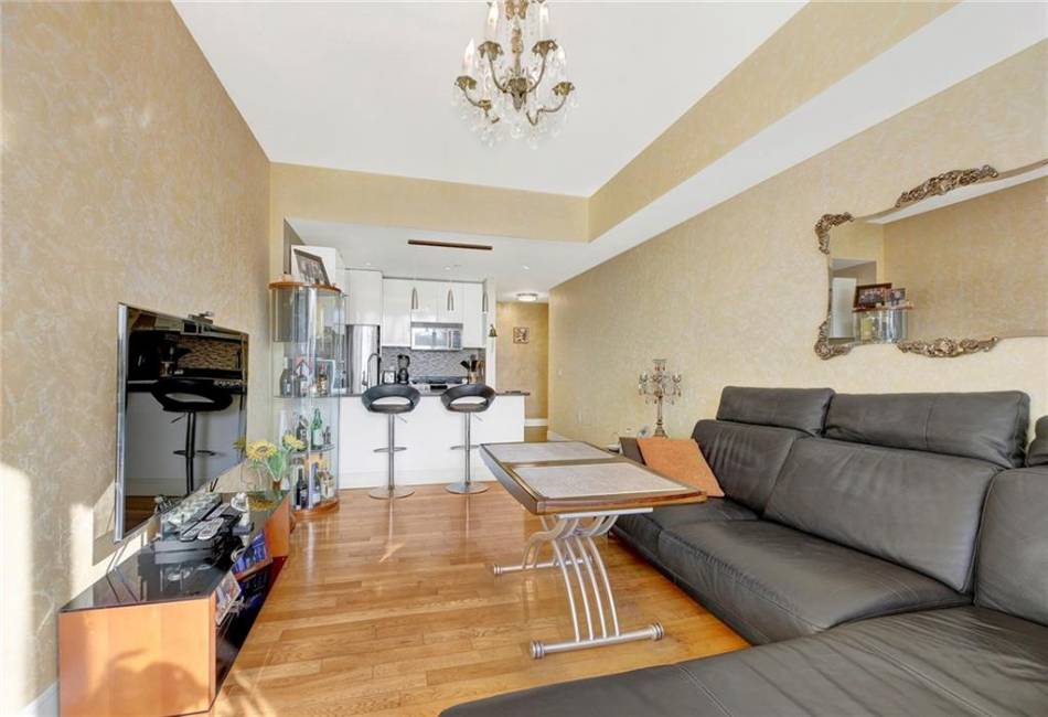 71 Village Rd North, Brooklyn, New York 11223, 2 Bedrooms Bedrooms, ,2 BathroomsBathrooms,Residential,For Sale,Village Rd North,488851
